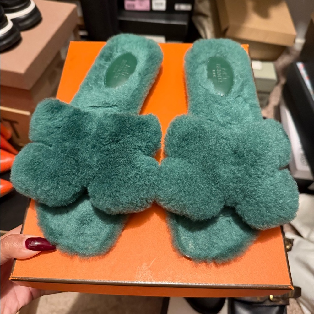 Green Fuzzy Women's Slippers